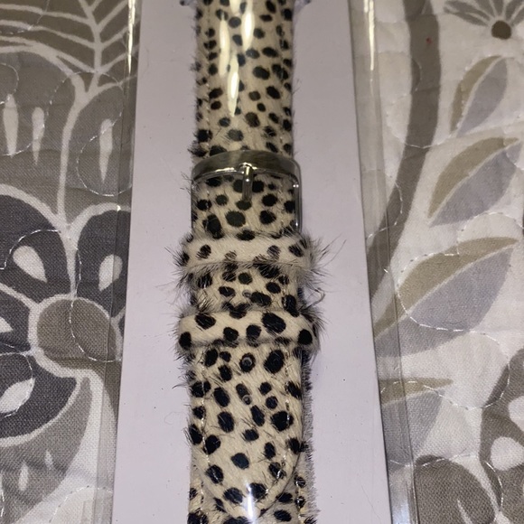 NWT Be U 38” Ivory Animal Print Watch Band for Apple Watch - Picture 5 of 5
